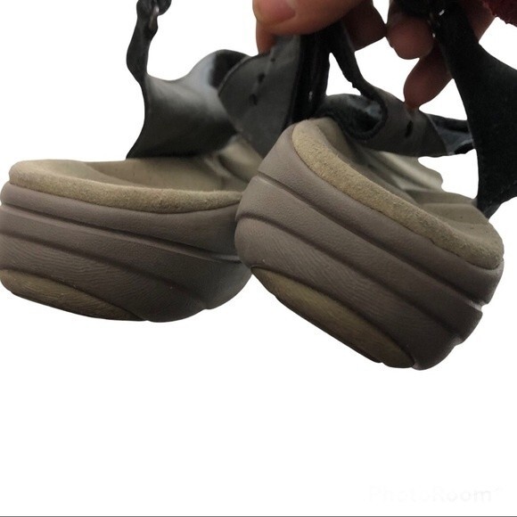 CLARKS COLLECTION Black Suede Soft Cushion 3-Strap Adjustable Sandal Size 12 N - Picture 7 of 9